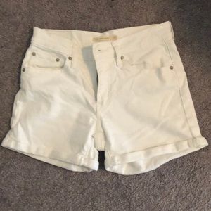 Levi’s mid length white denim short